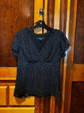 Jones Wear Surplice V-Neck Short Sleeve Black Elastic Empire Waist Top Size 10